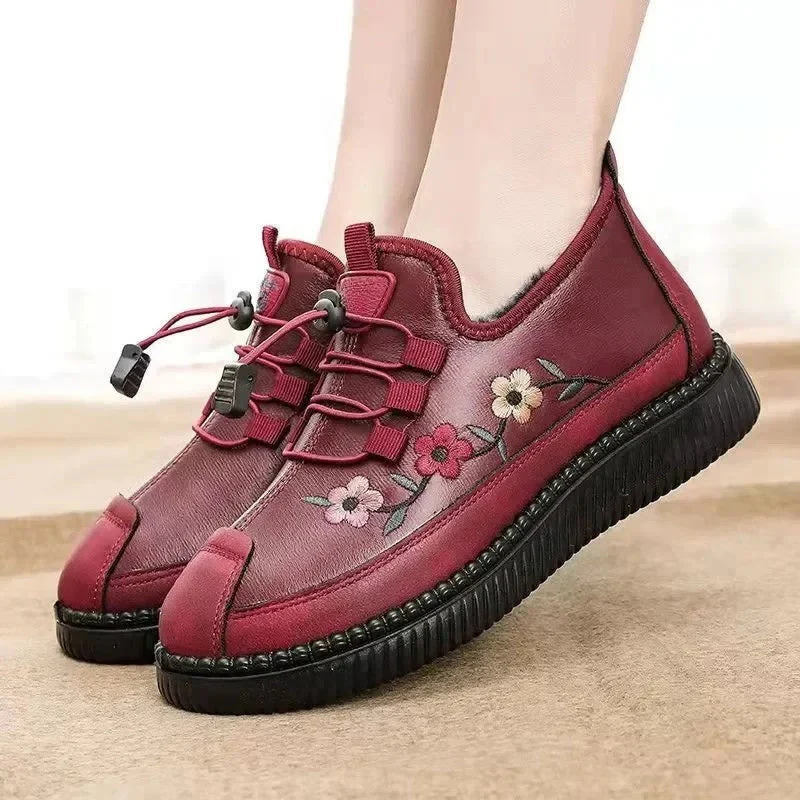 Ariane – Sneakers with Floral Decoration & Warm Fur Lining - Image 3