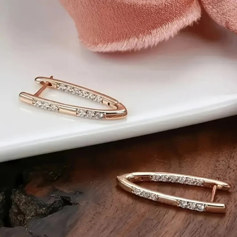 Ava – V-Shaped Earrings - Image 4