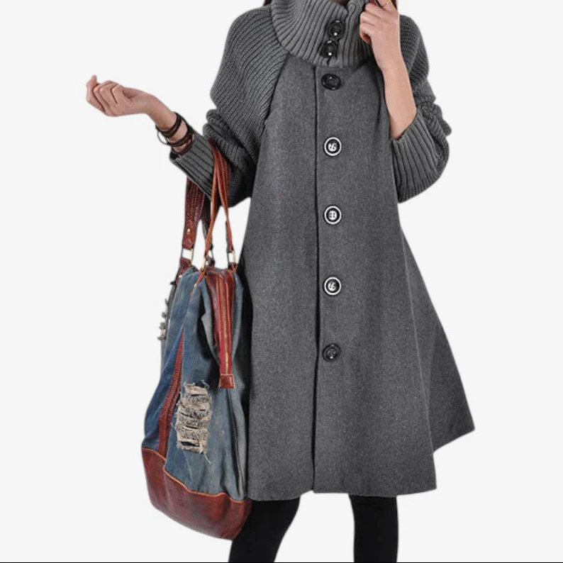 Avero – Mid-Length Coat with Buttons and Side Pockets