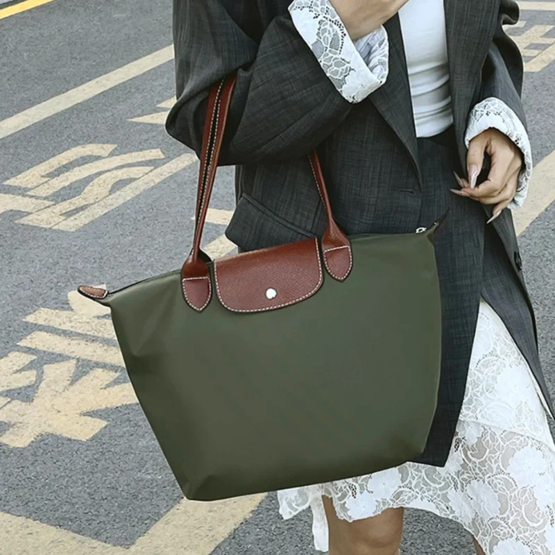 Barbara - Large Handbag with Shoulder Strap - Image 7