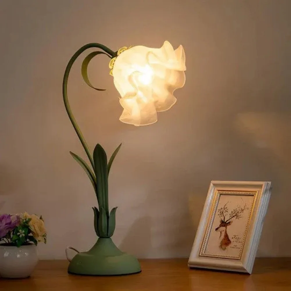 BloomGlow – Adjustable Flower Table Lamp for Decorative Lighting - Image 4