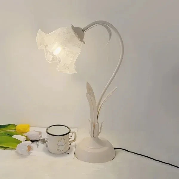 BloomGlow – Adjustable Flower Table Lamp for Decorative Lighting - Image 6