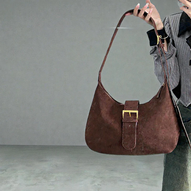 Brianna – Compact Shoulder Bag with Adjustable Strap & Zipper Closure - Image 3