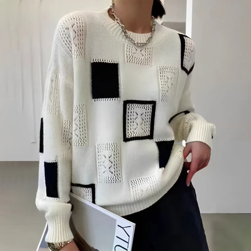 Claire – Loose-fitting sweater with all-over print and round neck - Image 6