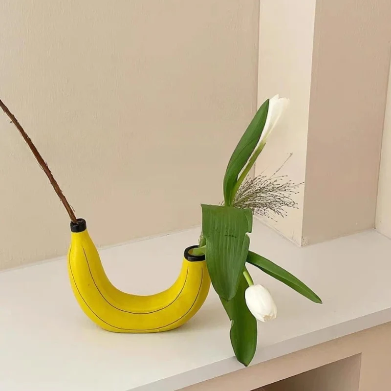 DecoCurve – Decorative Banana Vase with a Semicircular Design - Image 2