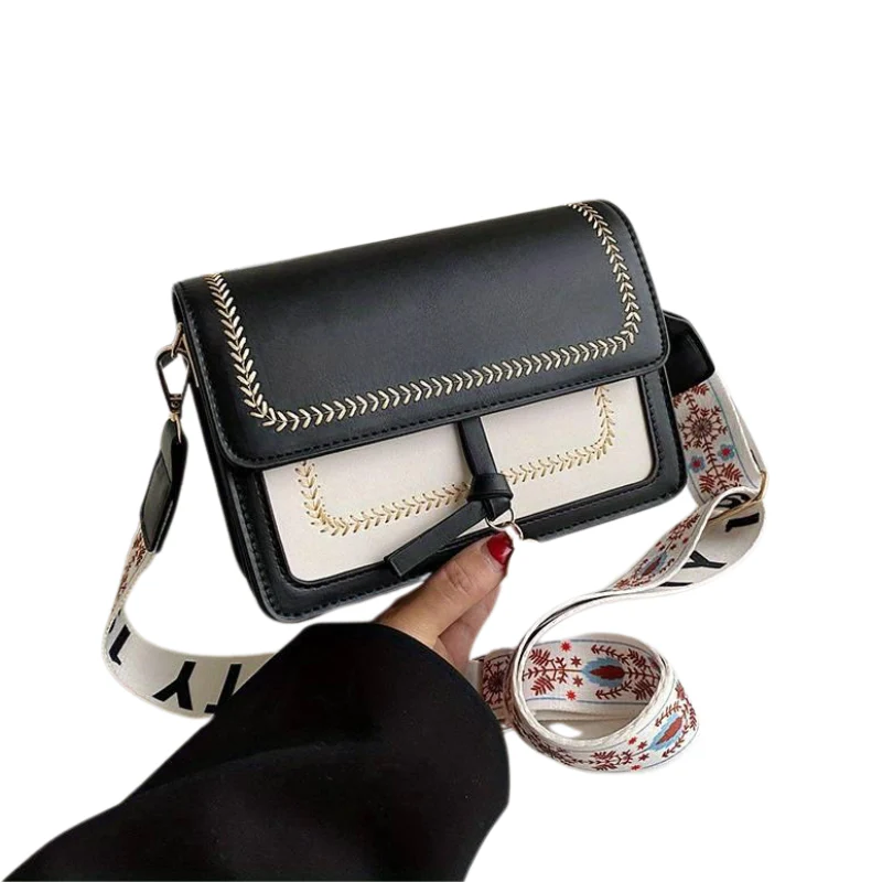 Ellie – Square crossbody bag with wide contrasting shoulder strap