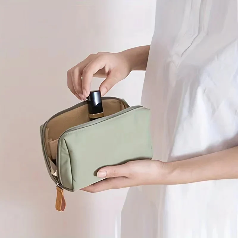 Gisela - Double Zipper Makeup Bag - Image 6
