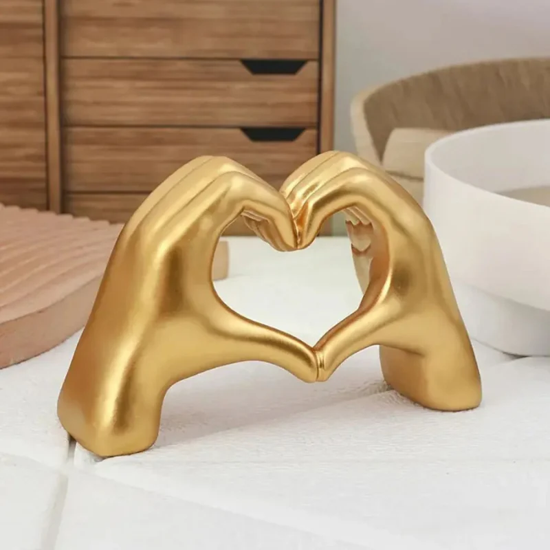 HeartAura – Heart Figurine with Finger-Heart Design - Image 5