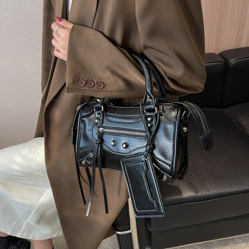 Henna – Spacious Leather Handbag with Adjustable Shoulder Straps + Zipper - Image 4