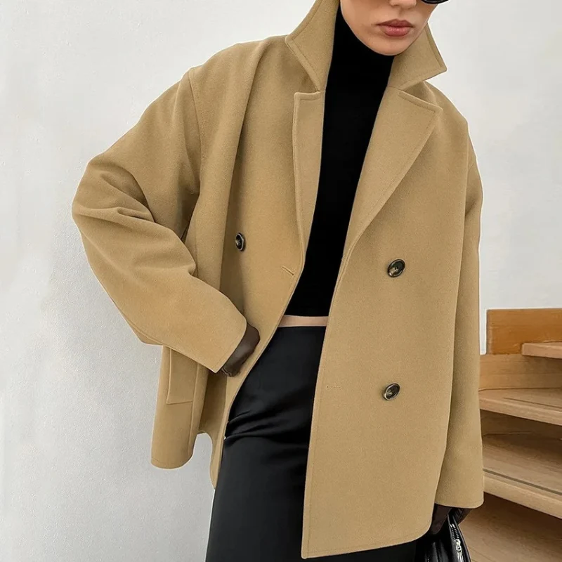 Liana – Long coat with a dropped collar and button closure - Image 4