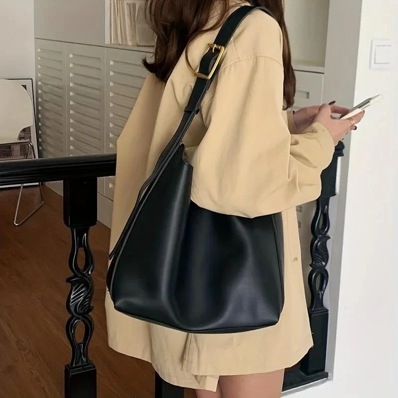Malina – Large Capacity Shoulder Bag + Adjustable Straps - Image 4