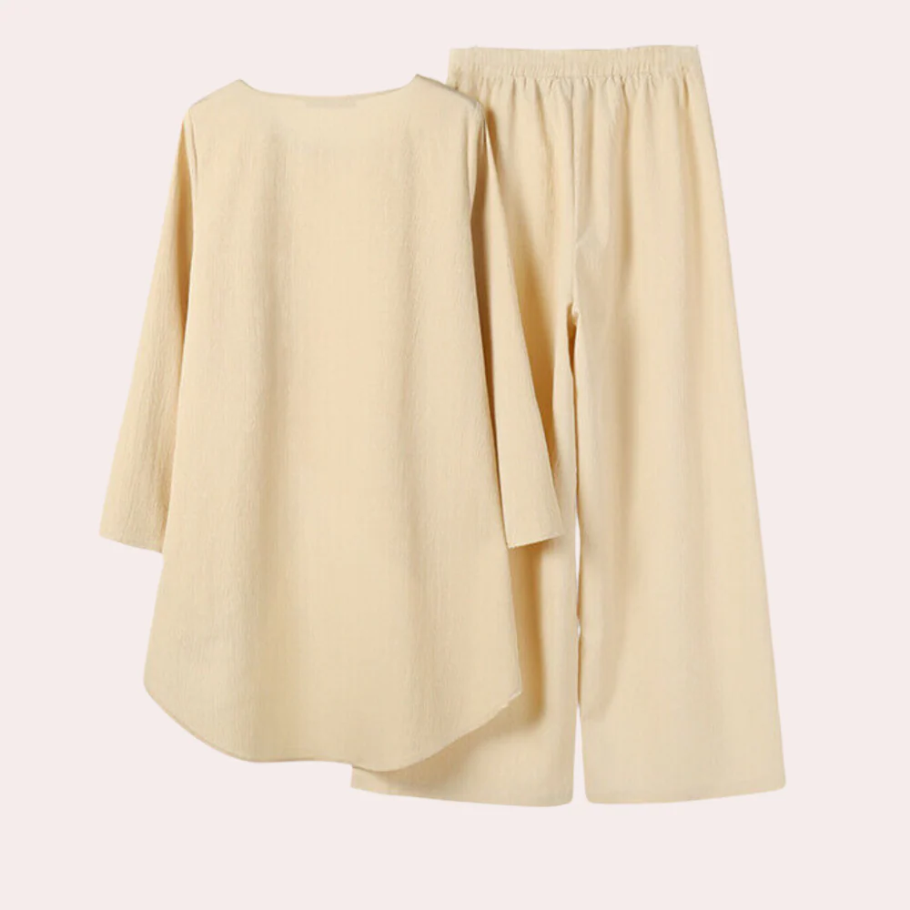 Nienke – Two-piece set with round neck top and wide-leg trousers - Image 6