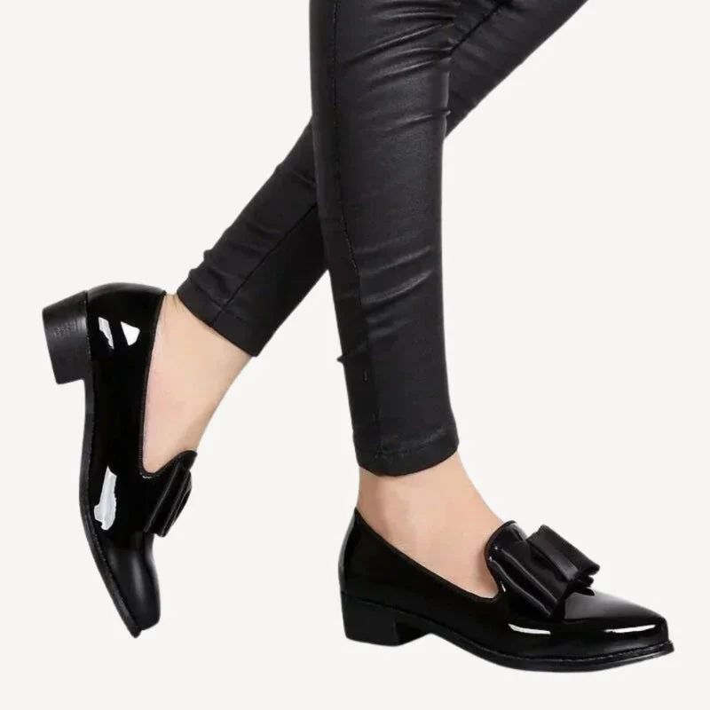 Sarah – Pointed Toe + Bow Shoes and Chunky Heel - Image 3