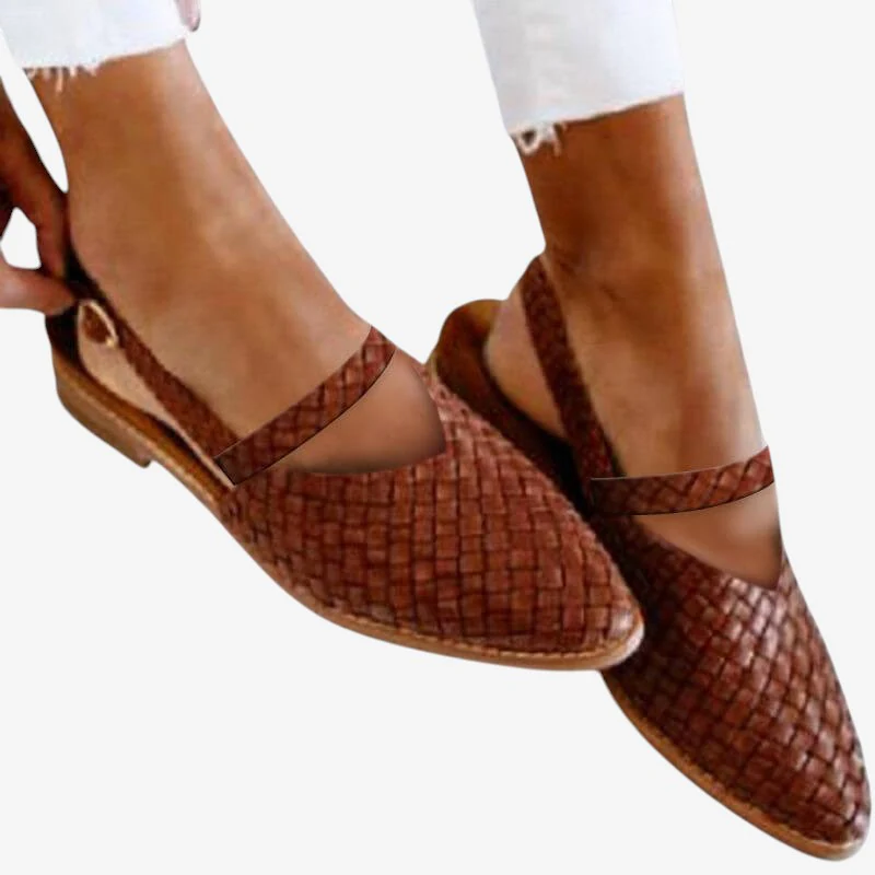 Solevia – Sandals with Flat Sole and Adjustable Heel Straps made of Synthetic Leather - Image 3