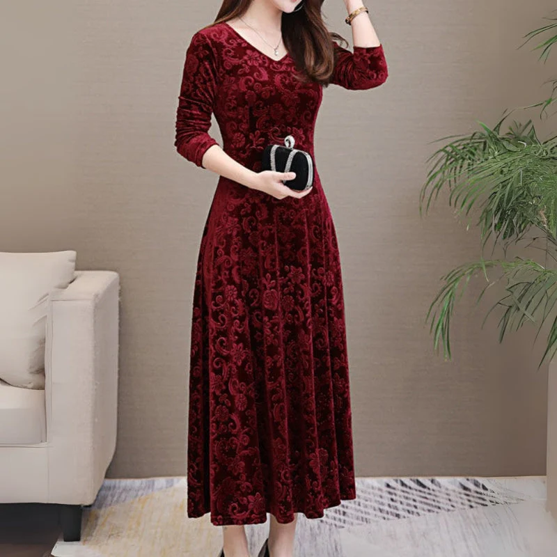 Sophia – Midi Dress with V-Neck & Long Sleeves - Image 3