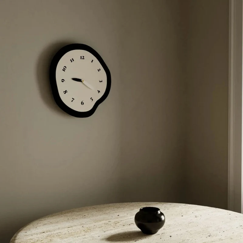 TimeMorph – Irregular Shape Wall Clock with Clear Number Display - Image 5
