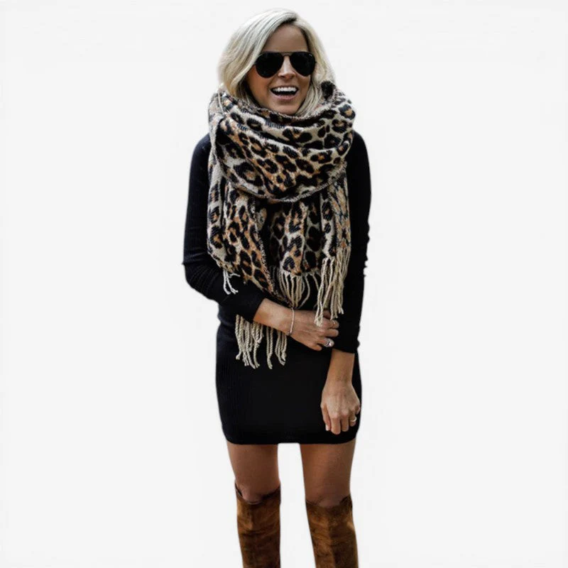 Women Knitted Leopard Print Scarf