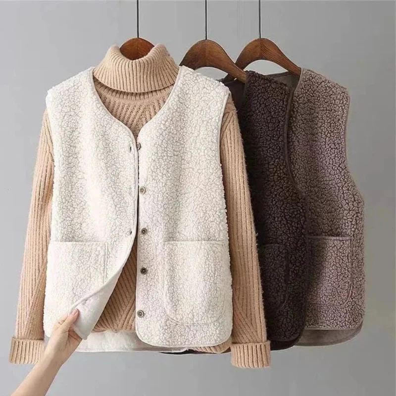 Women's Sleeveless Buttoned Vest - Image 6