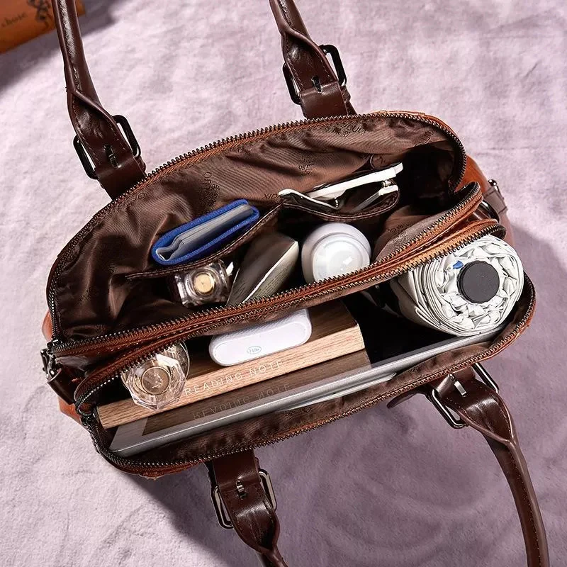 Ysolde – Large Handbag with Multiple Compartments - Image 5